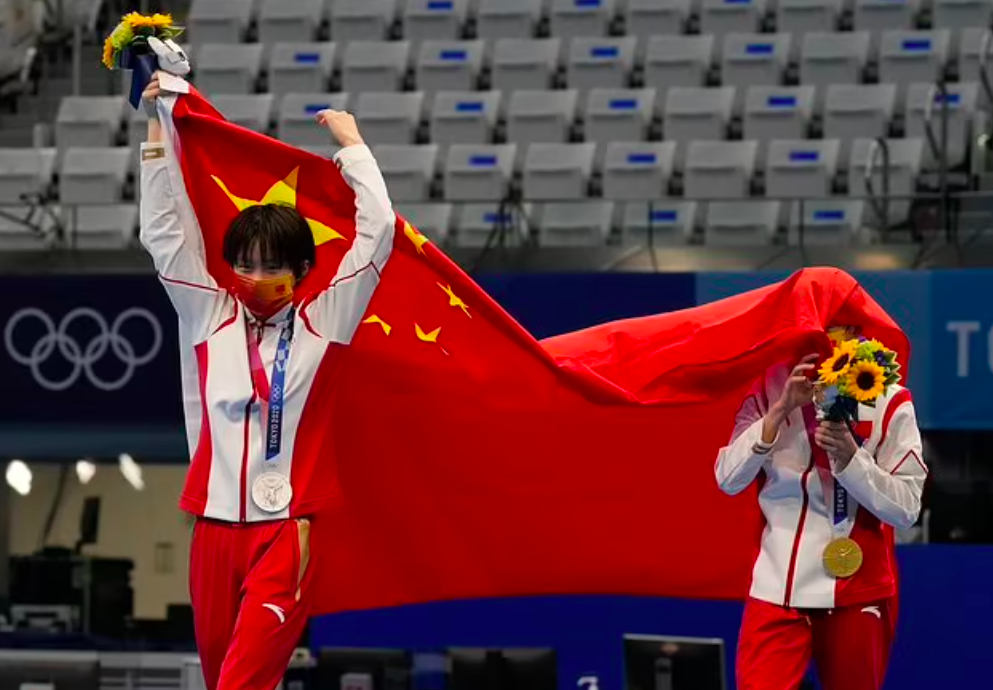 外媒:十全十美,中国全红婵在奥运跳水金牌争夺中独占鳌头_腾讯新闻