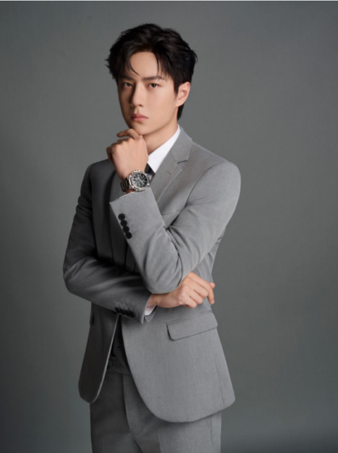 摩托车赛车罗西退役 迷弟王一博发文致敬偶像