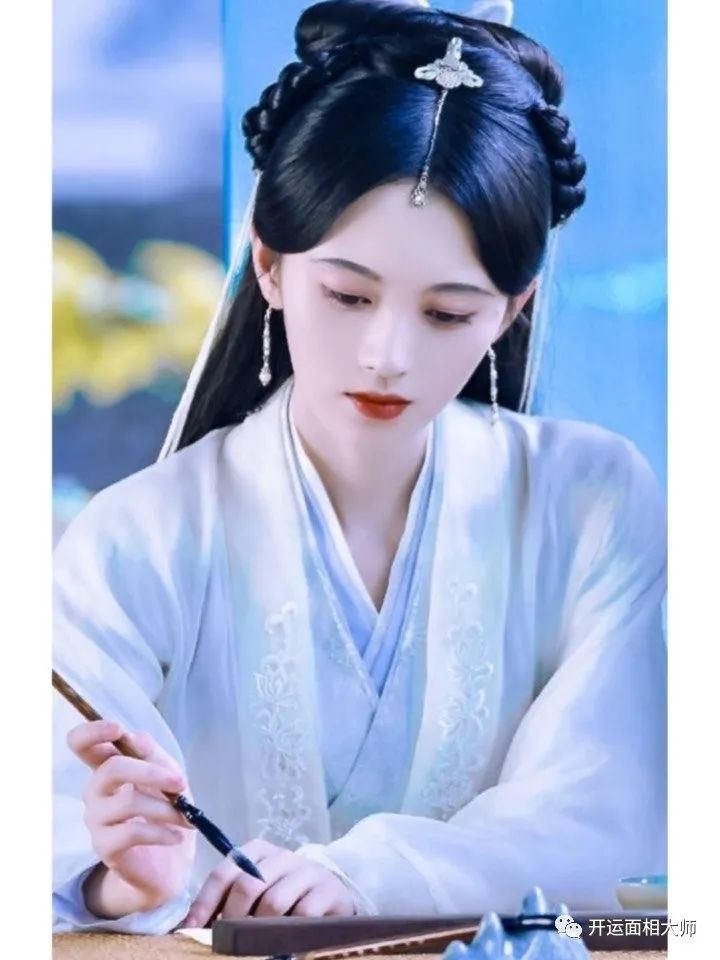 赵露思鞠婧祎宋祖儿小花古装美女谁是90后神颜