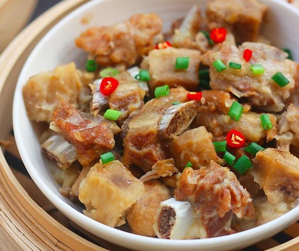 香芋蒸排骨,咸鲜又滑软,味美而不腻