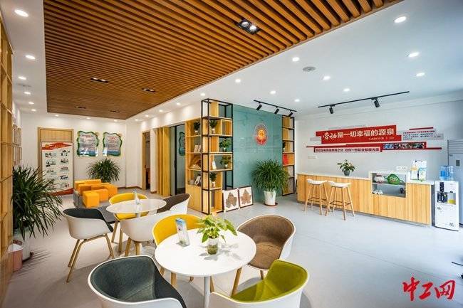 热了,渴了,累了,有"户外劳动者驿站"_腾讯新闻