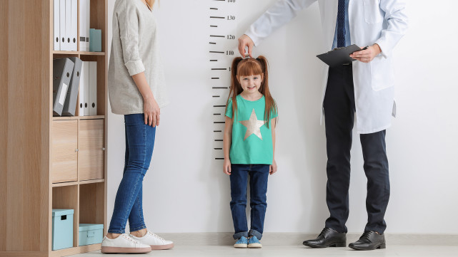 体检总是偏矮!教你不依靠生长激素,6招促进宝宝长高