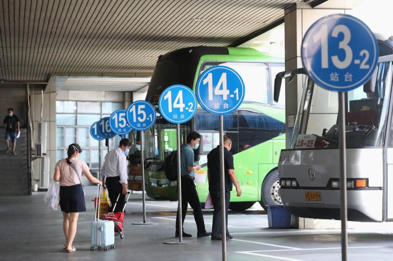 上海长途客运总站日停发百余班次全力以赴疫情防控