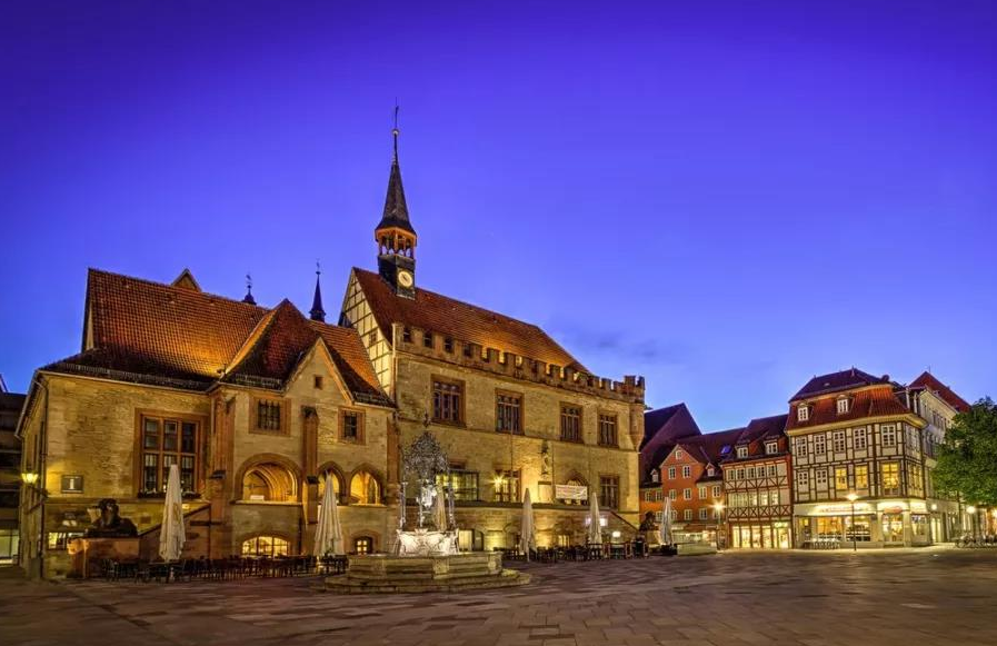 常德打造"异域风情小镇",由外国人在此开店,市民不买账