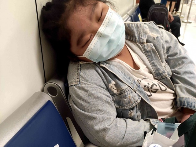 东北可爱小萝莉,患病后模样大变,恐怕要双目失明,医生:还有没有什么