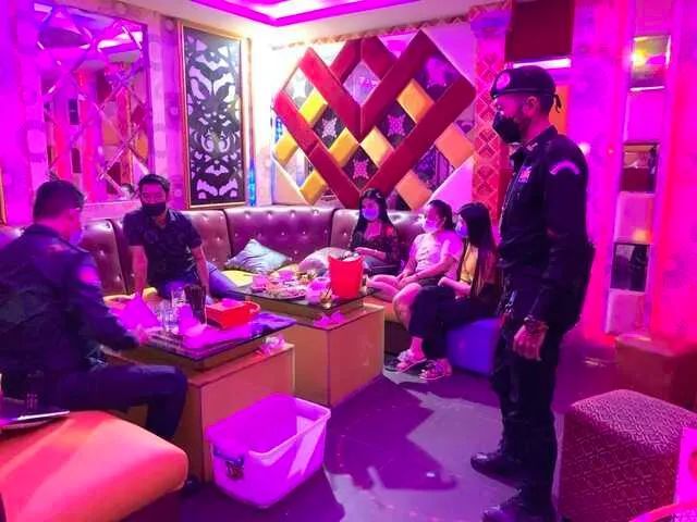 金边:ktv偷偷营业,13名男女被捕!