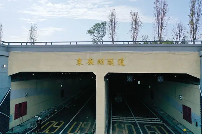 东安湖隧道东安湖隧道全面完工成都市首条湖底下穿隧道从中国五冶集团