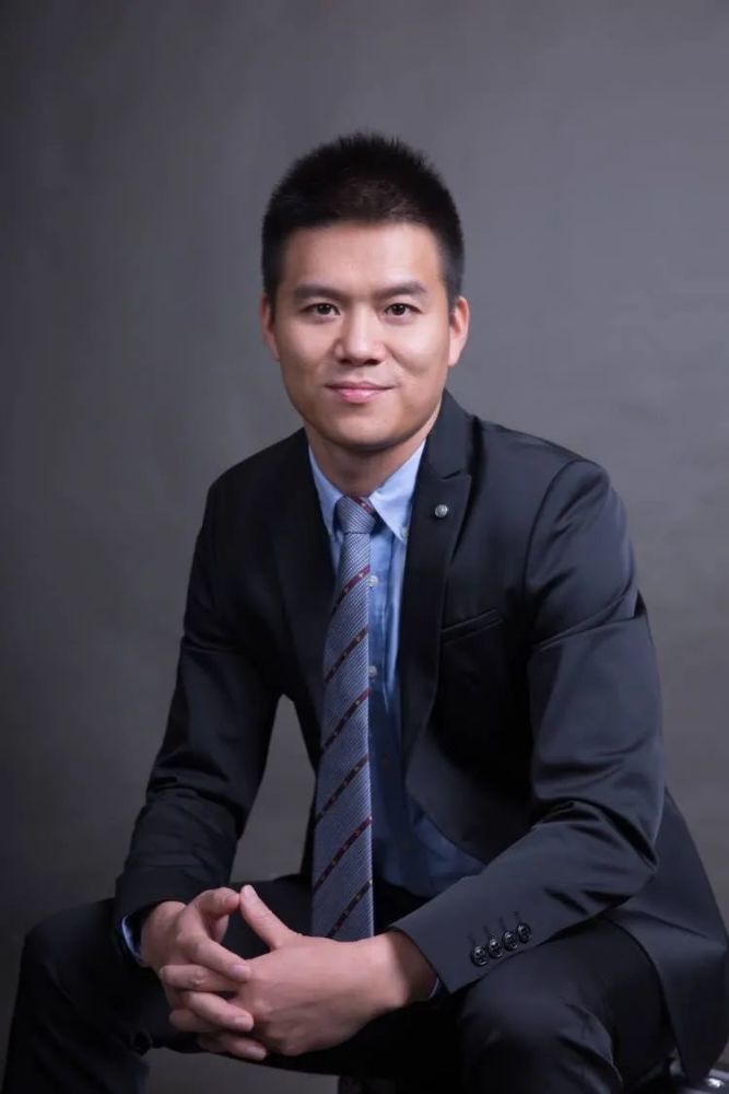 看景瑞控股如何"通关"月 度 聚 焦从1998年起步,九巨龙房地产开发集团