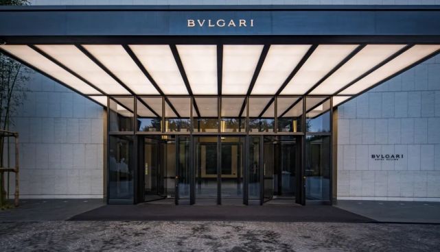 目前,全球已经开设了6间宝格丽酒店,分别位于米兰,巴厘岛,伦敦,北京