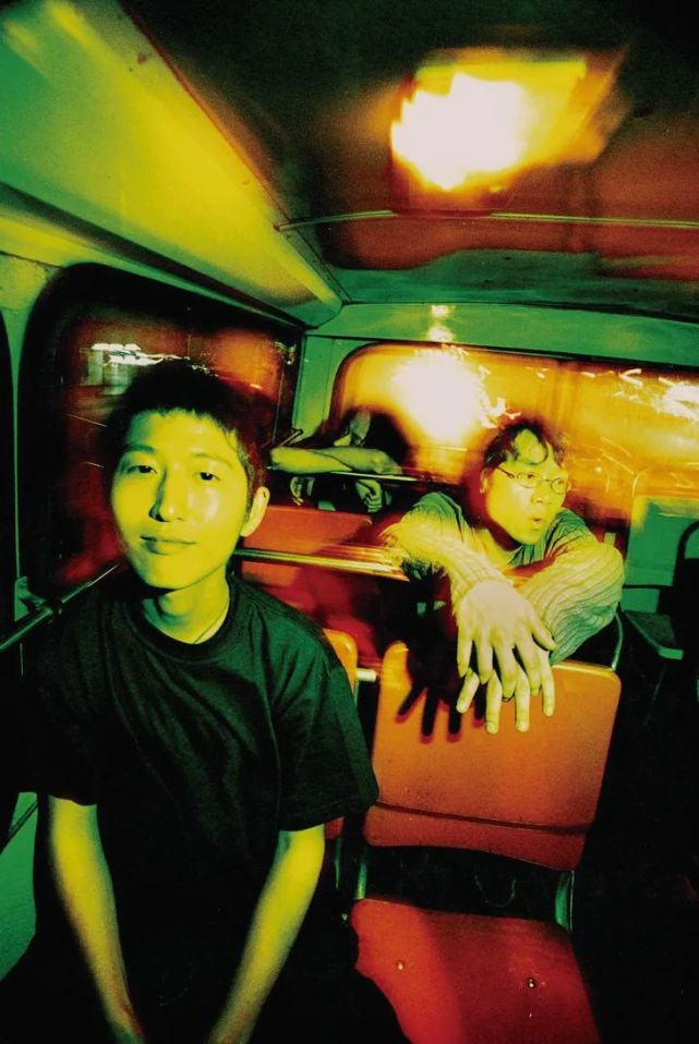 再加上打鼓极有想象力的黄锦,这个新生乐队"朝圣者的背叛"(声音玩具