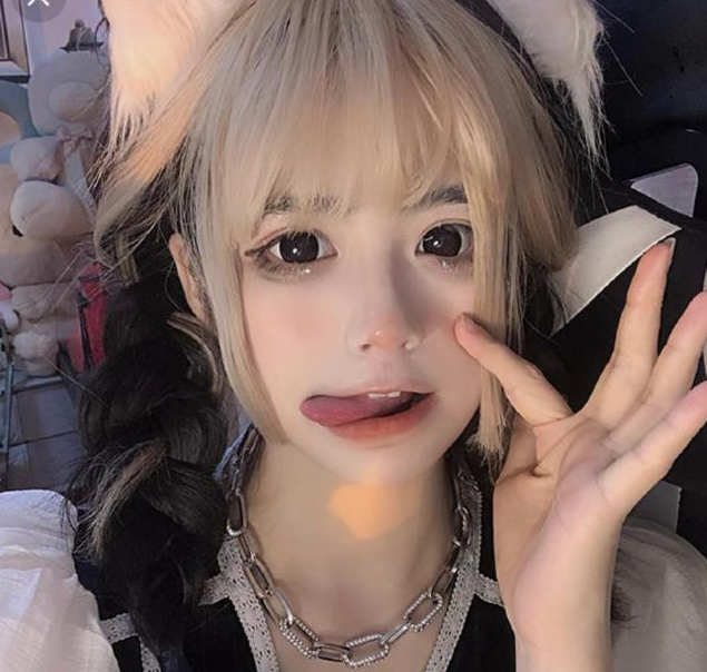 杨安妮:一场车祸让她散尽家财差点毁容,带货还债却意外成了网红_腾讯