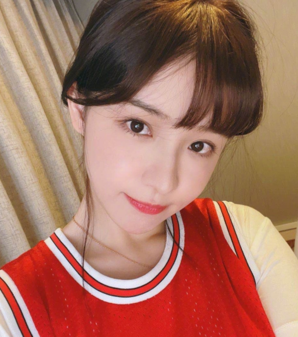 一天礼物不到2万斗鱼女神周二珂复出赚钱难新歌被喷土掉渣