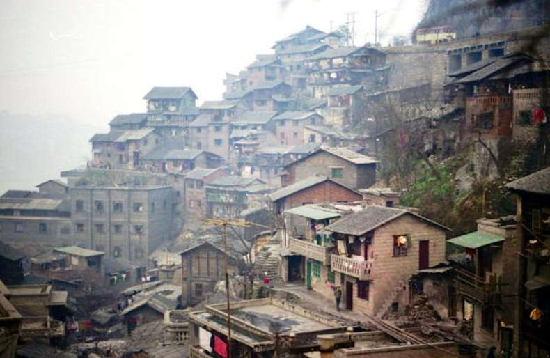 重庆老照片!80年代热闹非凡的街头,是否有你的身影