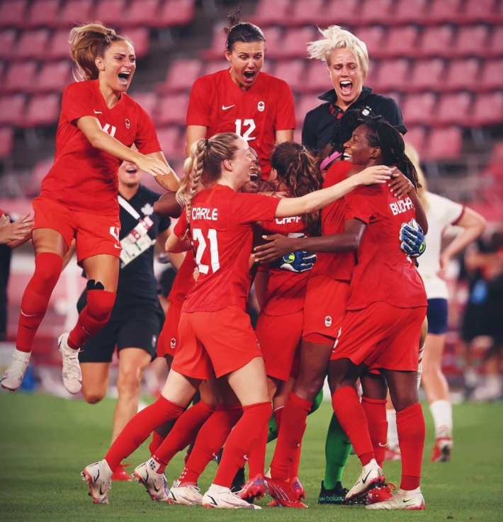 奥运女足决赛诞生神剧情 7人罚丢点球 新科冠军疯狂庆祝首冠 波经 华体网