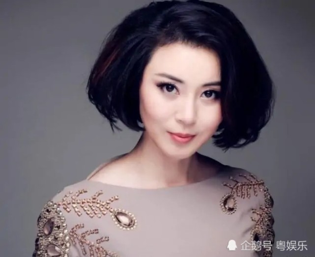 广东原著名美女主持人李泳改名李悦君复出后闯出一番事业