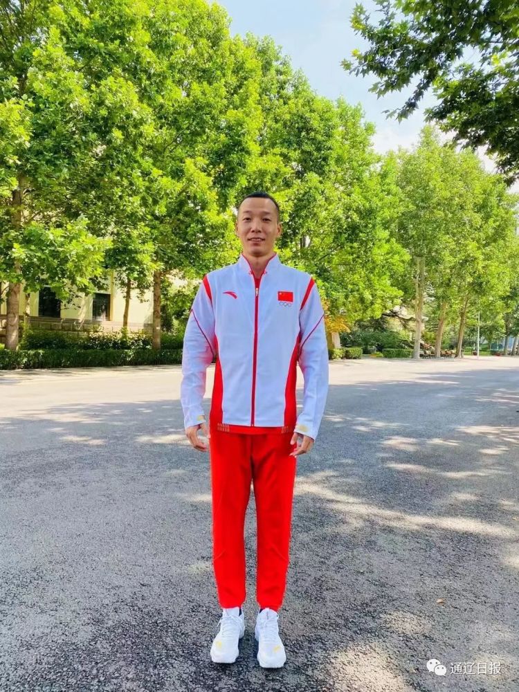 吴智强出生于通辽市科左中旗珠日河牧场,凭借对短跑运动的无限热爱和