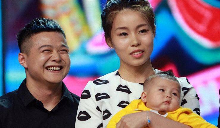 举重神童龙清泉:捡空瓶卖,17岁夺冠迷失,8年再夺金,退役赛车