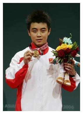 "乒乓冠军"王皓:牵手美女妻子,婚姻背后却充满纠结和纷争