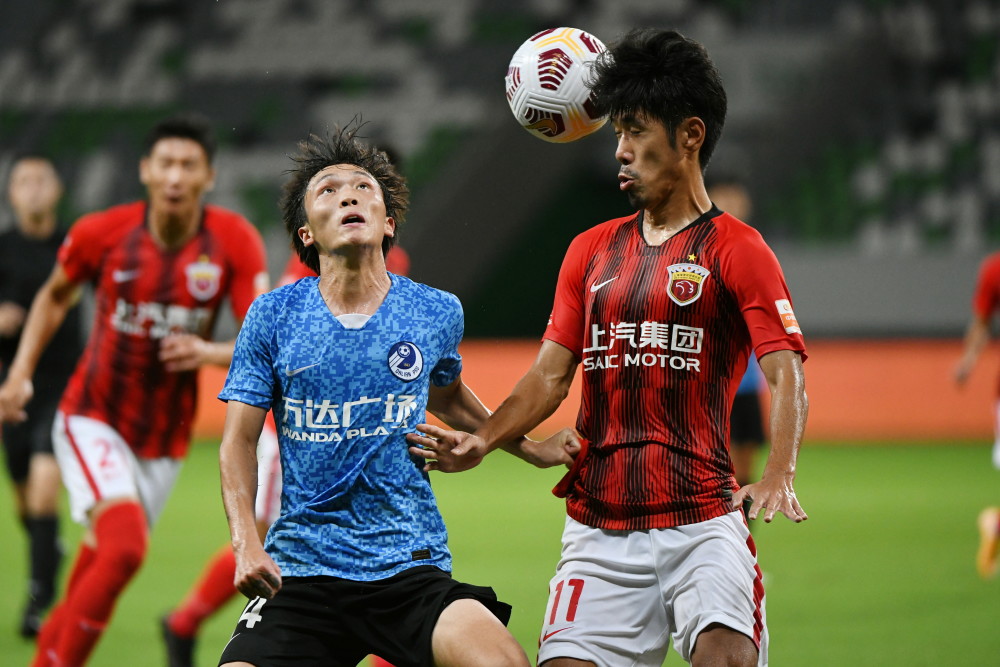 上海海港队 （体育）足球——中超：上海海港胜大连人