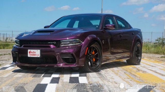 2021款道奇chargersrt地狱猫红眼宽体版不甘心就此收场