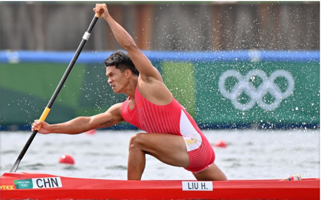 奥运-皮划艇静水男子1000米单人划艇决赛 刘浩摘银郑鹏飞第八