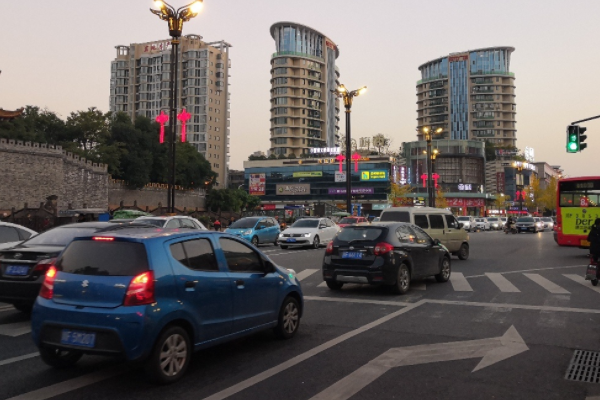 四川将对广汉市11条道路8座桥梁更改名字,促进四川文化深入人心