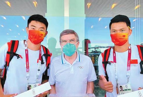 1金2银！中国队又一大项缔造2大全新历史：刘浩高声怒吼手指国旗_腾讯新闻