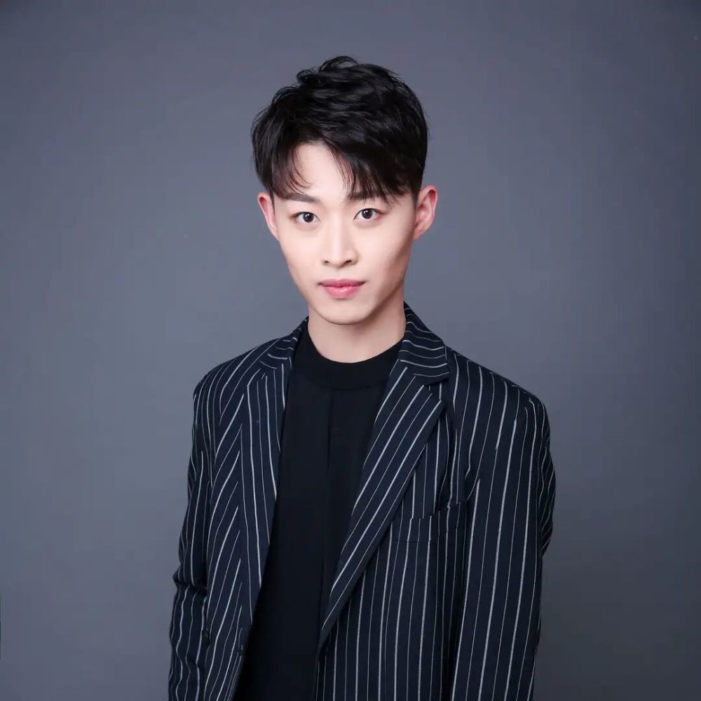 鬼话连篇?谢明皓暗示自己被平台监管,直播却疯狂让网友刷礼物