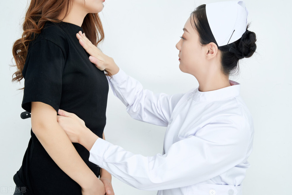 如何通过触诊摸出来乳腺癌