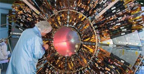 苏联科学家遭20万伦琴辐射,侥幸逃生,几十年后半张脸依旧年轻