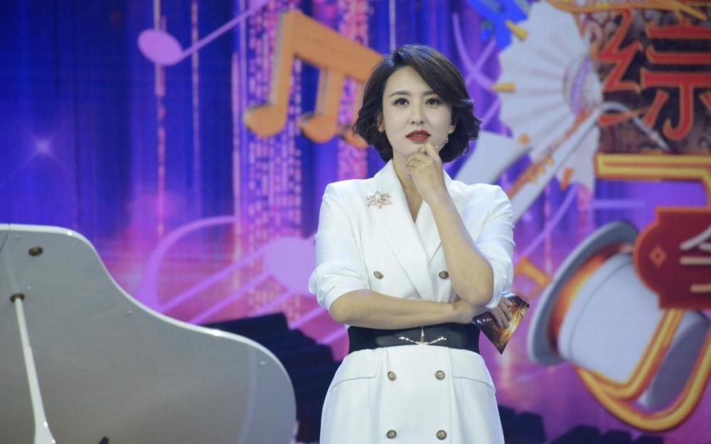 著名主持人张蕾真会穿