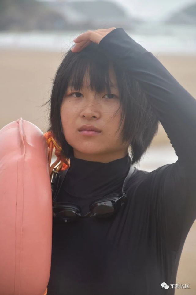 女兵海训飒美