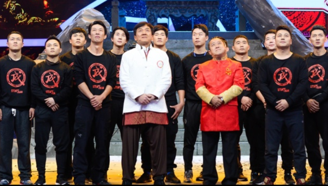 成家班同时两名成员!成龙发长文深刻悼念,心情无法形容