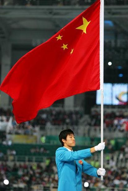 苏炳添将担任中国代表团闭幕式旗手,刘翔之后田径第2人