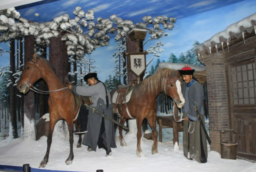 其实所谓的驿传说的是用来为传信之人与马匹休整和接力的驿站,类似于