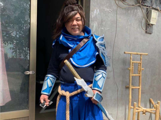 lol史上年龄最大的玩家,疾风大爷cj展现另类cos,现场直播撩妹