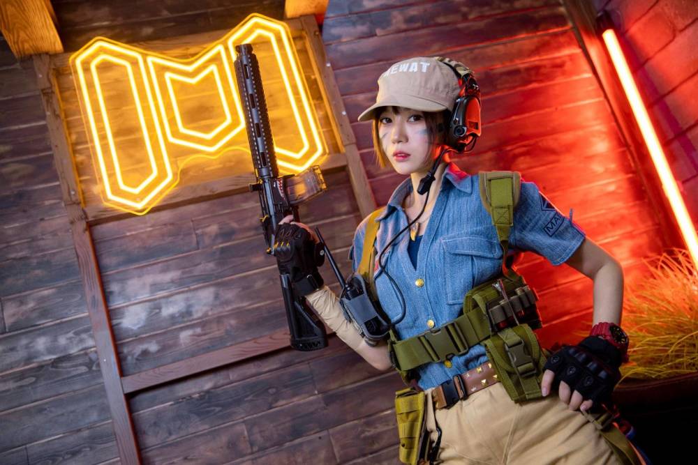欧阳娜娜cosplay,使命召唤手游中的自己?说起来有点拗口