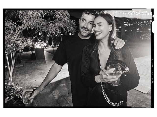 当地时间8月7日,俄罗斯超模伊莲娜·沙伊克出现在西班牙的伊比萨岛,穿