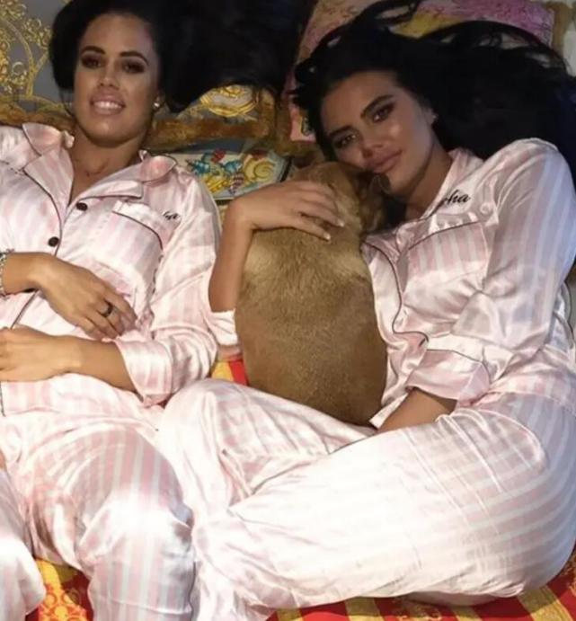 澳大利亚富豪,有妻子和众多女朋友,举行狂野派对,还同吃同睡