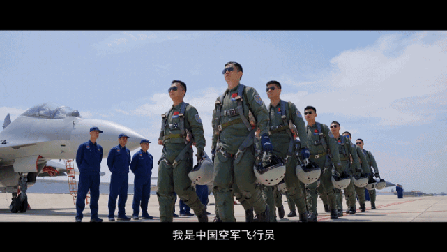 最美新時代革命軍人邱麟輝像英雄那樣去戰鬥