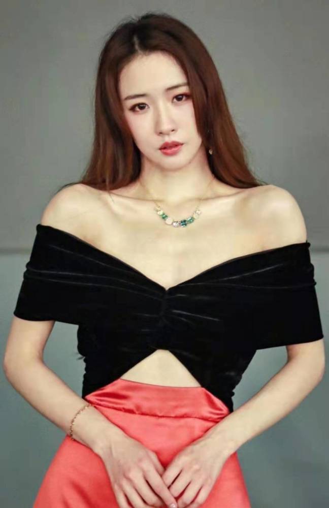 遭网友恐吓tvb主题曲一姐菊梓乔发文后秒删称对方想拔了她的牙