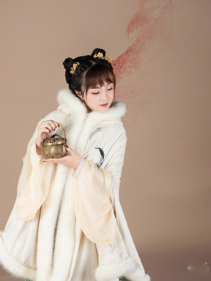 林妙可古装惹争议网友看第一张就无语她永远不知道自己已经长大了