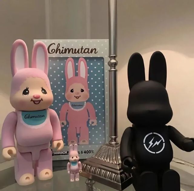 微信朋友圈背景图超可爱女生头像