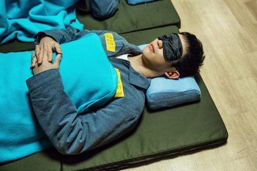 从朋友的经历猜想吴亦凡的监狱生活,从天堂到地狱,是咎由自取