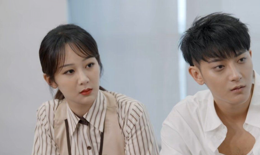 黄子韬和杨紫真没事?叫老婆就算了,谁注意黄子韬还摸了杨紫的头