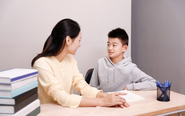 "服务员"队伍,还是原本教培机构的原班人马,家长陪