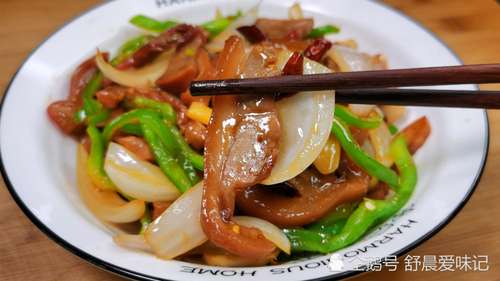 猪头肉怎么做才好吃?教你地道家常做法,荤素搭配,好吃下饭