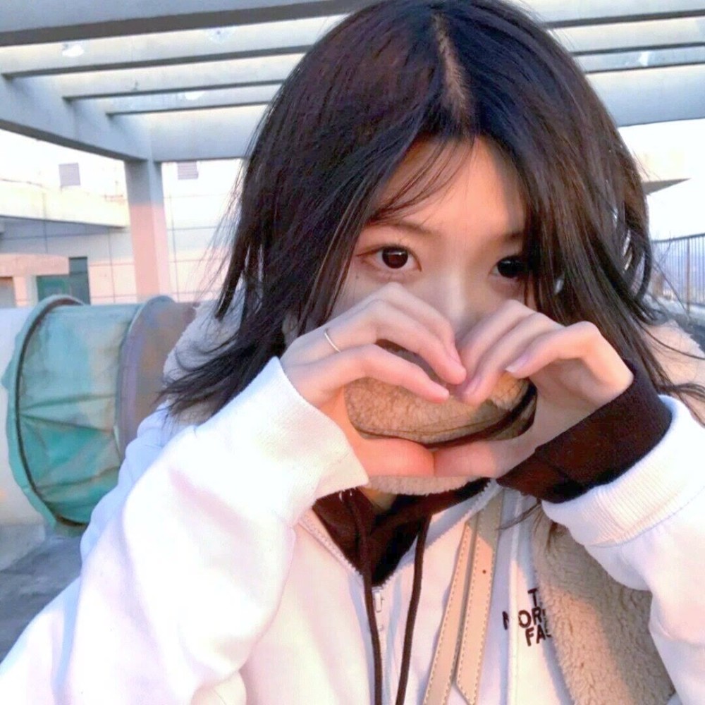 女生头像人们说女孩子总喜欢批评自己的心上人