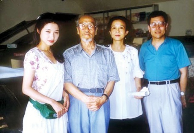 1941年,王洛宾回到兰州的家,妻子问他:今晚,你住哪儿?