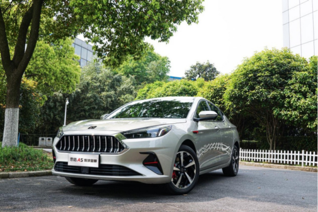 10万不到的家用轿跑思皓a5高颜值高安全打造家用车新标杆